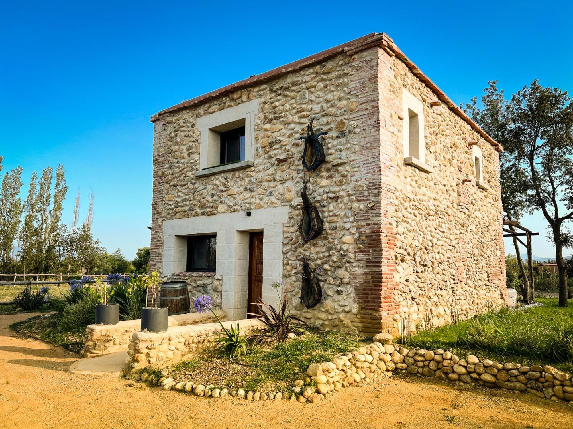 Au Milieu Des Vignes Hotel Thuir Exterior photo